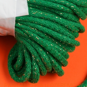 sznurek odzieżowy bawełniany 5 mm zielony ze złotą nitką 