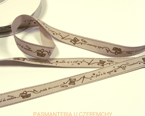 tasiemka bawełniana 15 mm z nadrukiem - motywy krawieckie w kolorze brązowym