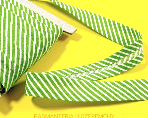 lamówka 18 mm w biało-zielone paski - opak. 20 mb
