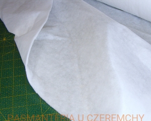 włóknina puszysta z klejem miękka 86 g  /wkład, wypełnienie/ 